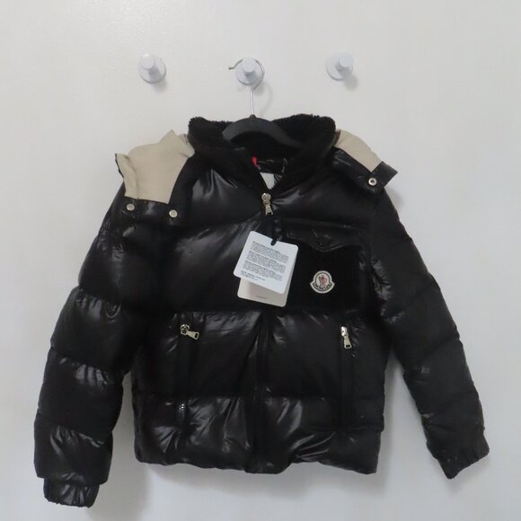 NWT Down-filled quilted black warm coat - Picture 3 of 5